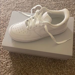 Only worn once fit me too big